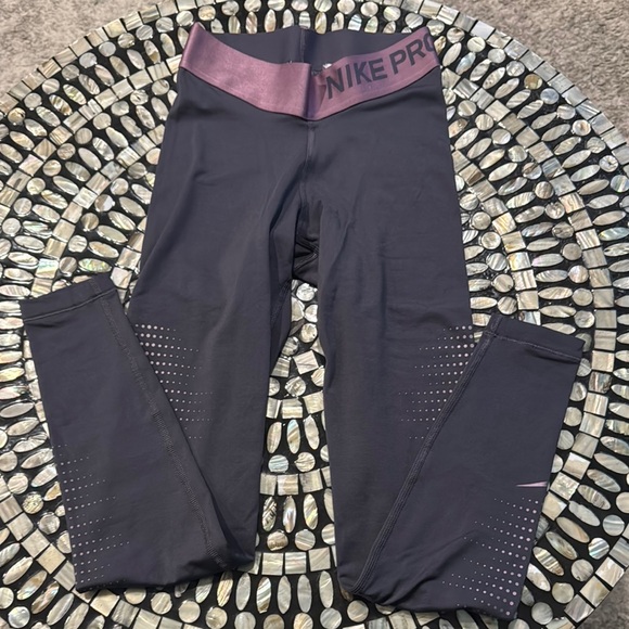 Nike Pro Leggings - Picture 1 of 1